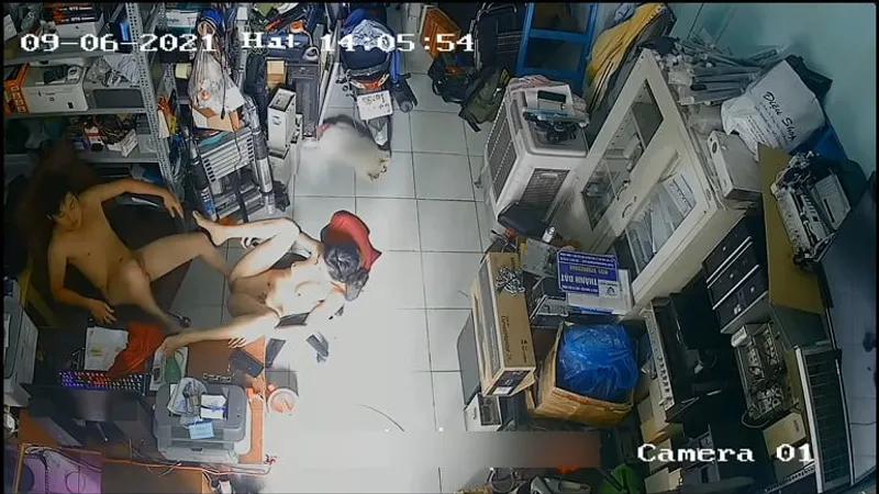 Bà xã chồng đụ nhau trong của của quý máy tính